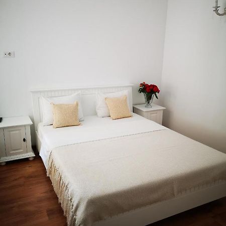 Brize Guest House Tuzla Exterior photo