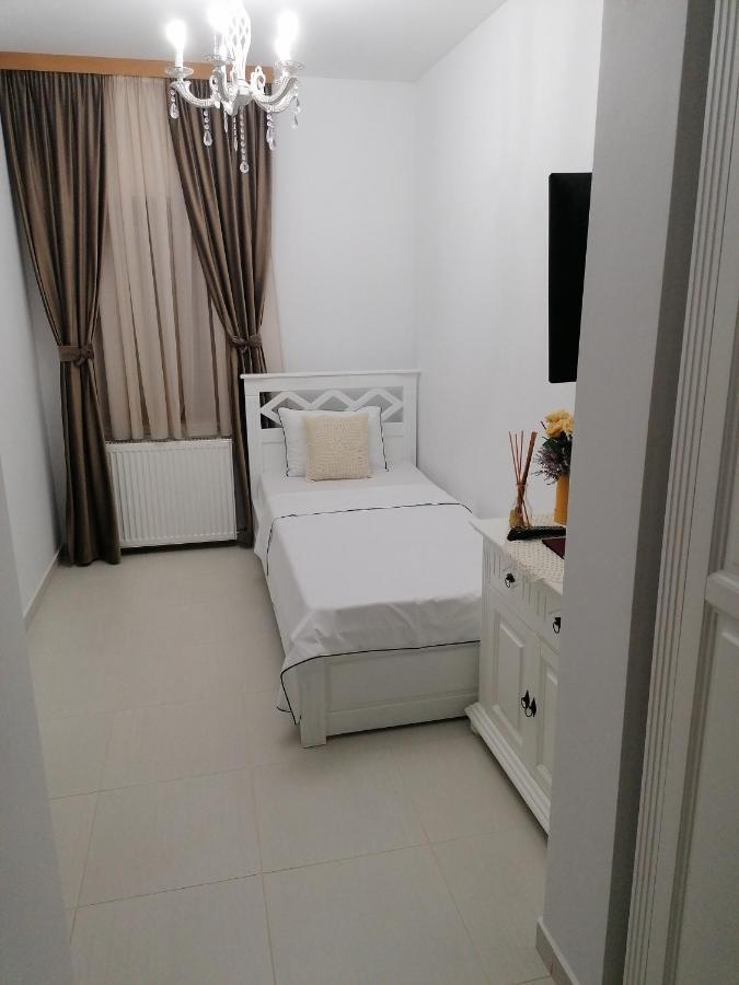 Brize Guest House Tuzla Exterior photo
